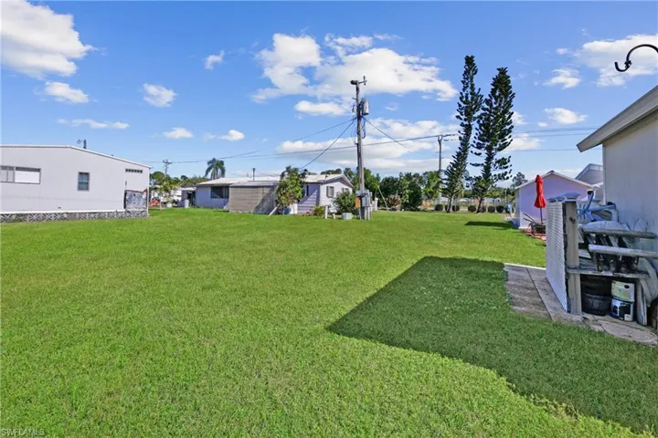 5471  Forest Park  DR, North Fort Myers, FL 33917