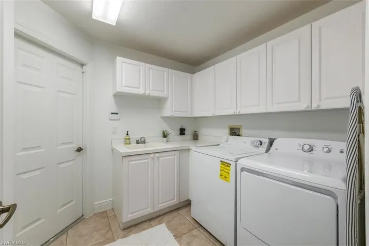 515  Laguna Royale  BLVD, Naples, FL 34119