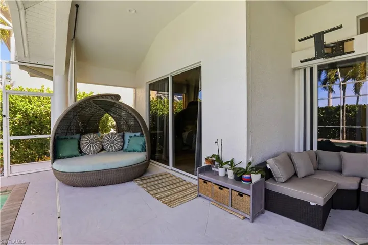 View of patio / terrace featuring outdoor lounge area