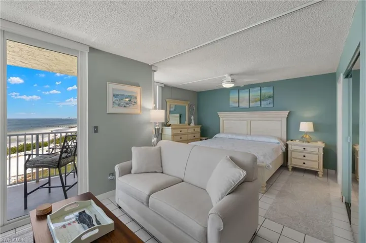 Living room, bedroom and Gulf view