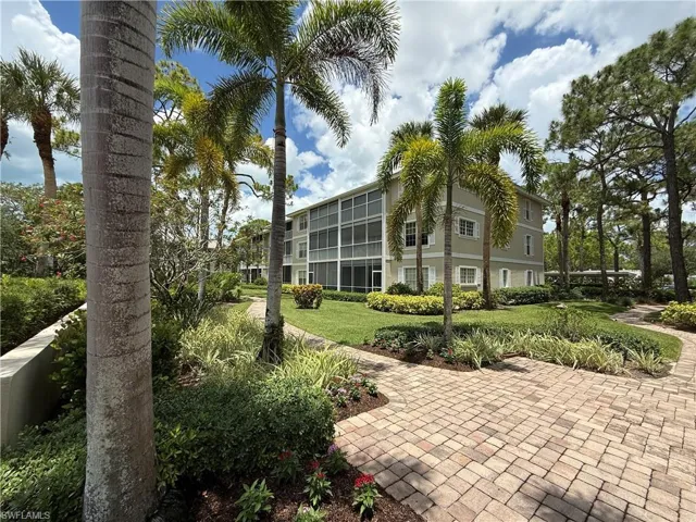 322 Sugar Pine Ln 322, Naples, Florida 34108