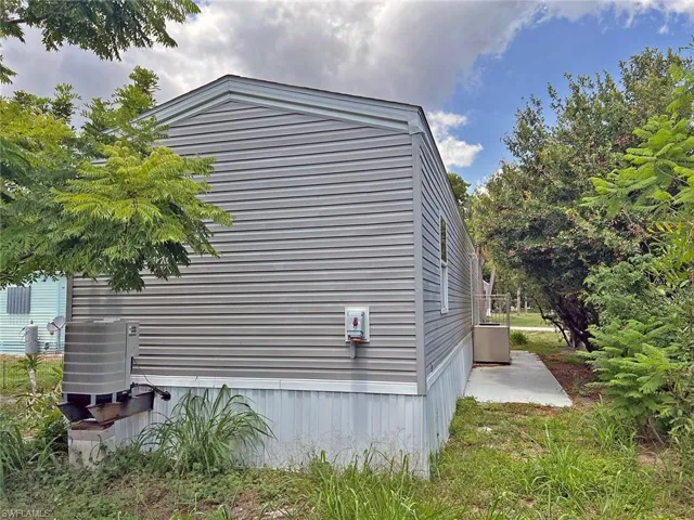 2109  Twin Brooks  RD, North Fort Myers, FL 33917