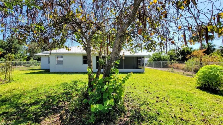 3054 NE Beechwood  CIR, Labelle, FL 33935