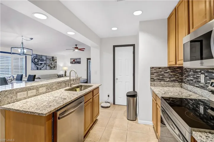 9291  Aegean  CIR, Lehigh Acres, FL 33936