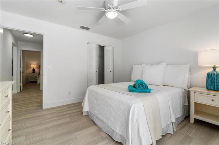 secondary guest bedroom - queen-size bed