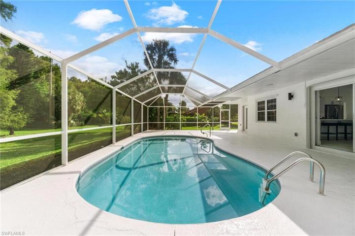 screened in pool/lanai