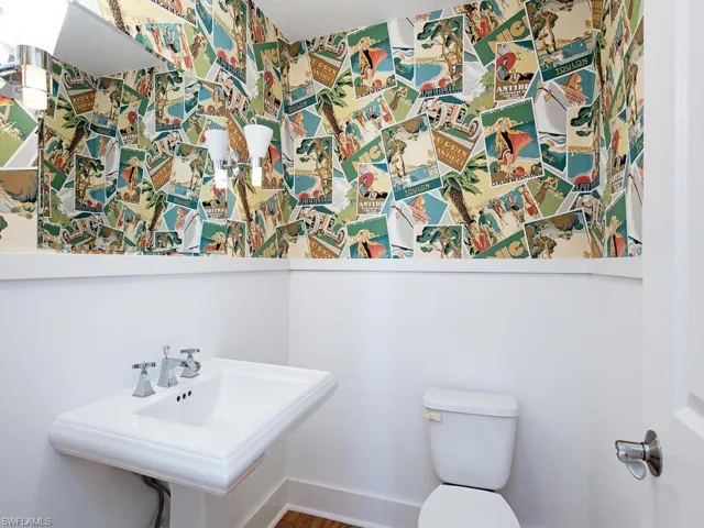 195 2nd Ave N, Naples, Florida 34102