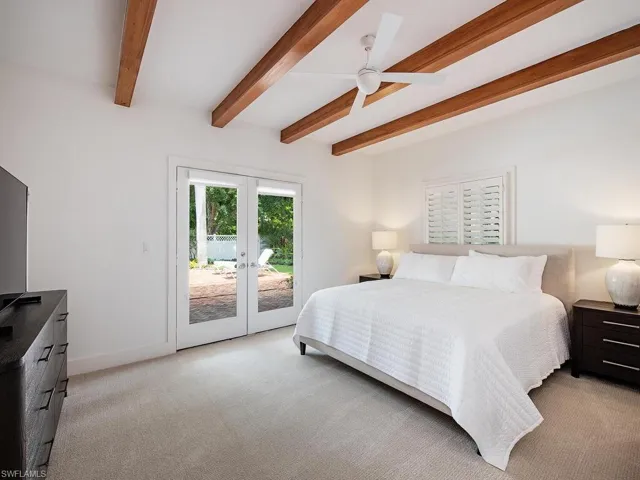 195 2nd Ave N, Naples, Florida 34102