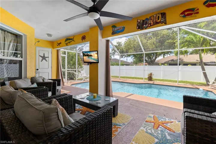 1712 NE 4th  PL, Cape Coral, FL 33909