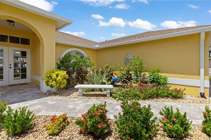 1712 NE 4th  PL, Cape Coral, FL 33909