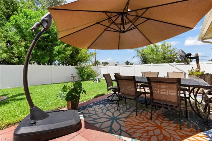 1712 NE 4th  PL, Cape Coral, FL 33909
