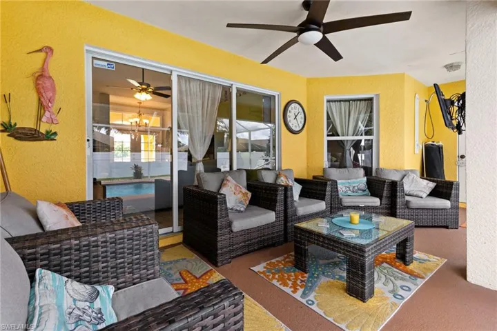 1712 NE 4th  PL, Cape Coral, FL 33909