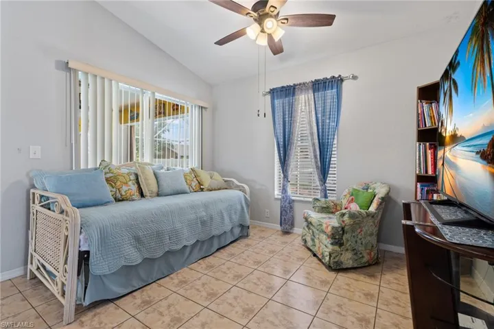 1712 NE 4th  PL, Cape Coral, FL 33909