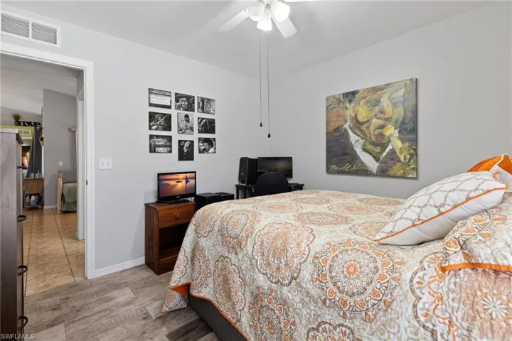 1712 NE 4th  PL, Cape Coral, FL 33909