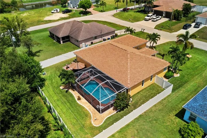 1712 NE 4th  PL, Cape Coral, FL 33909