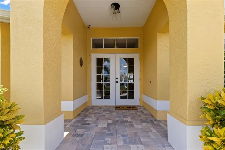 1712 NE 4th  PL, Cape Coral, FL 33909