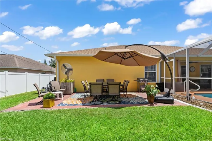1712 NE 4th  PL, Cape Coral, FL 33909