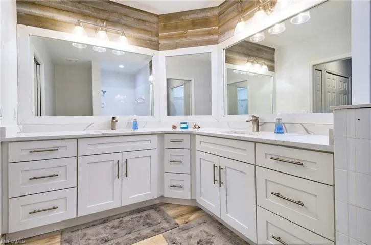 5632  Whisperwood  BLVD, Naples, FL 34110