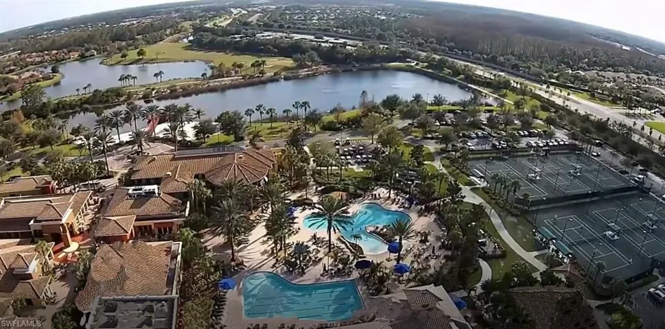 Plaza del Sol town center, with 2 pools, tennis, pickleball, 2 restaurants, movie theator, ballroom, fitness rooms, craft and woodworking shops, card rooms, library, dog park, so much to do.