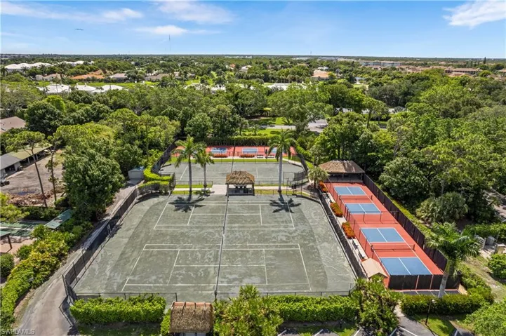 Aerial viewTennis courts and pickleball courts!