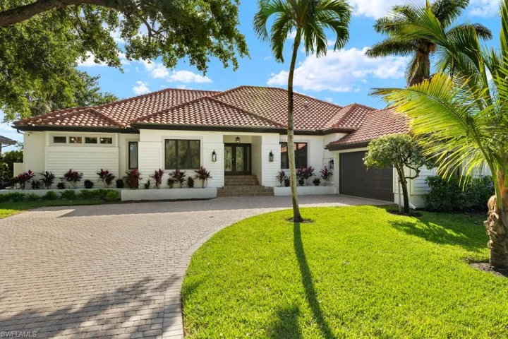 27441  Country Club  DR, Bonita Springs, FL 34134