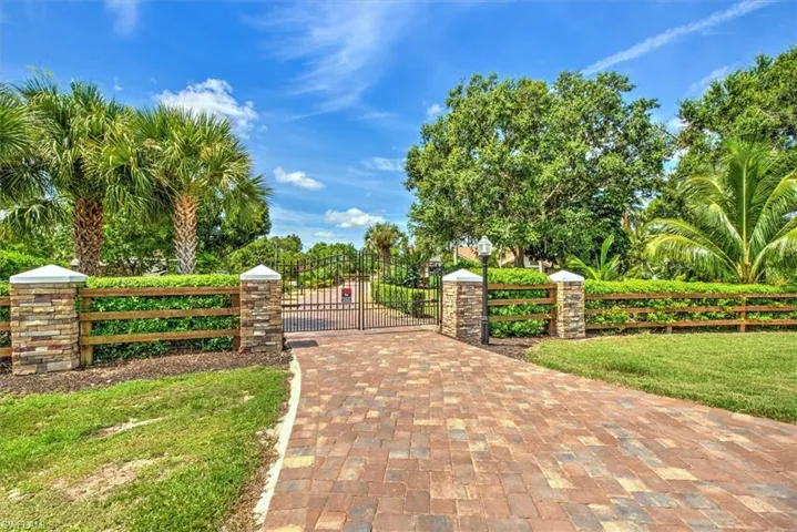 View of surrounding community