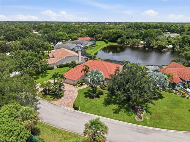 8861 Creek Run Dr, Bonita Springs, Florida 34135