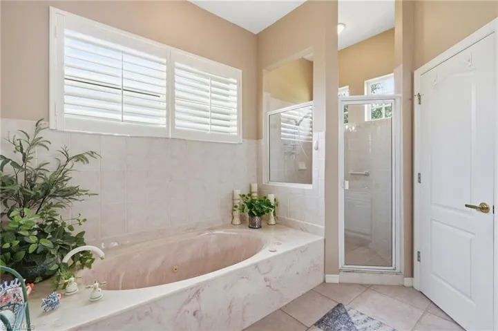 8861 Creek Run Dr, Bonita Springs, Florida 34135