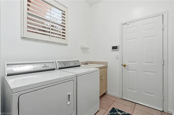 8861 Creek Run Dr, Bonita Springs, Florida 34135