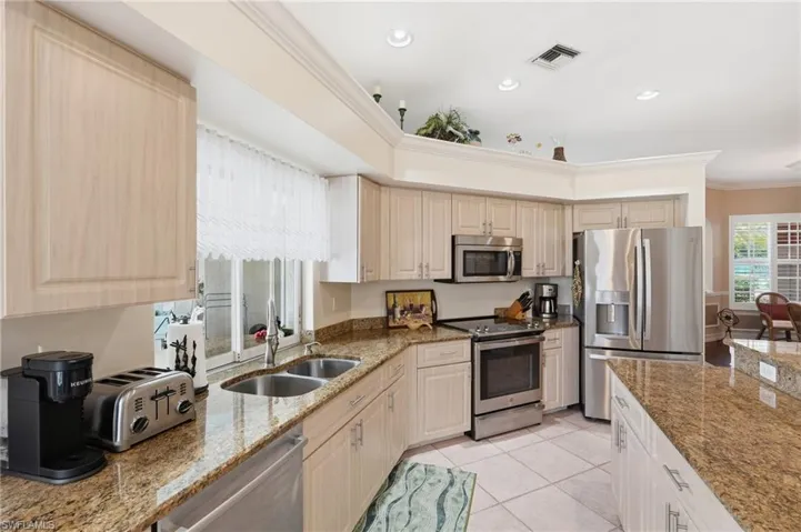 8861 Creek Run Dr, Bonita Springs, Florida 34135