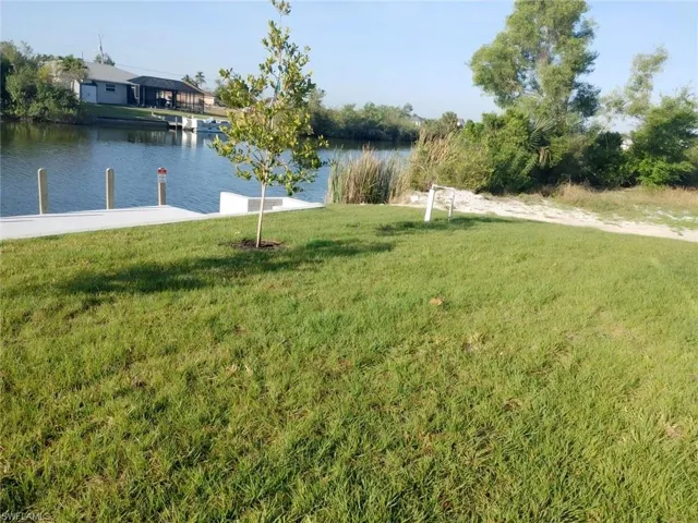 2742 Nw 10th St, Cape Coral, Florida 33993