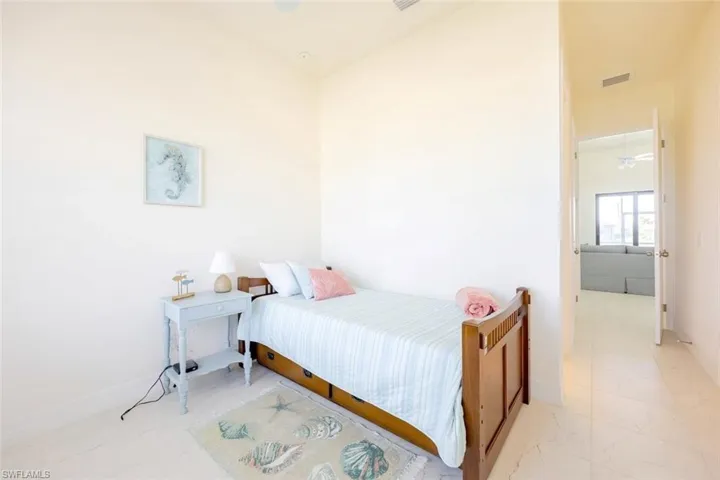 2742 Nw 10th St, Cape Coral, Florida 33993