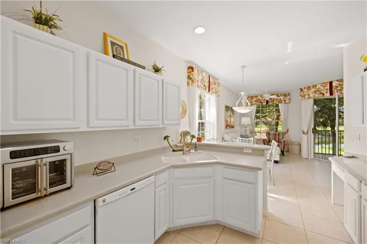 2180  Arielle  DR, Naples, FL 34109