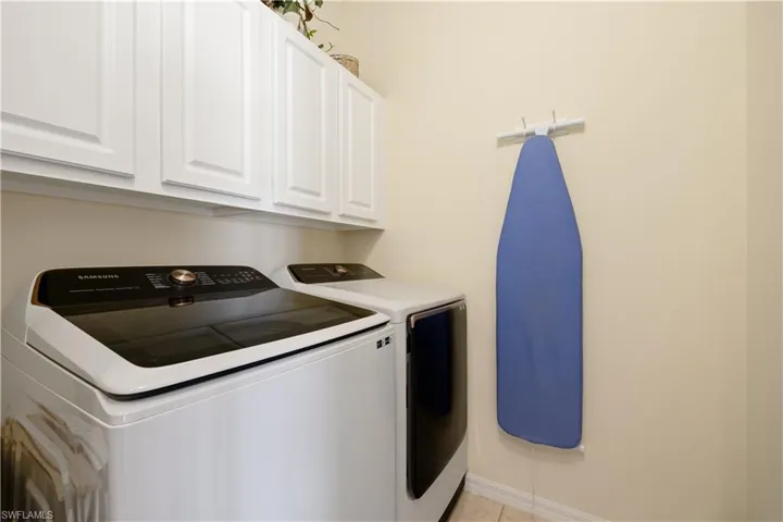 2180  Arielle  DR, Naples, FL 34109