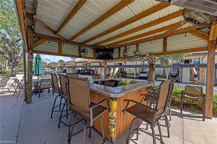 5950  Trailwinds  DR, Fort Myers, FL 33907