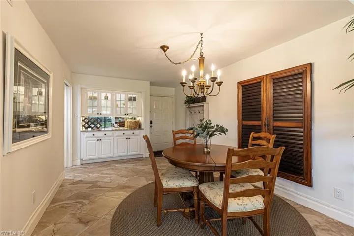 5950  Trailwinds  DR, Fort Myers, FL 33907