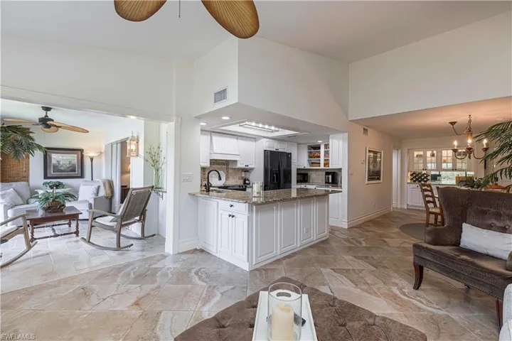 5950  Trailwinds  DR, Fort Myers, FL 33907