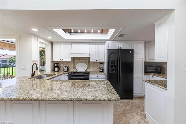 5950  Trailwinds  DR, Fort Myers, FL 33907