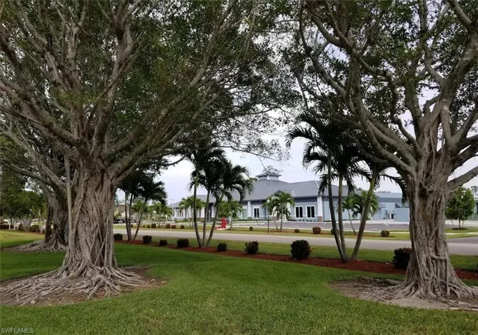 5950  Trailwinds  DR, Fort Myers, FL 33907