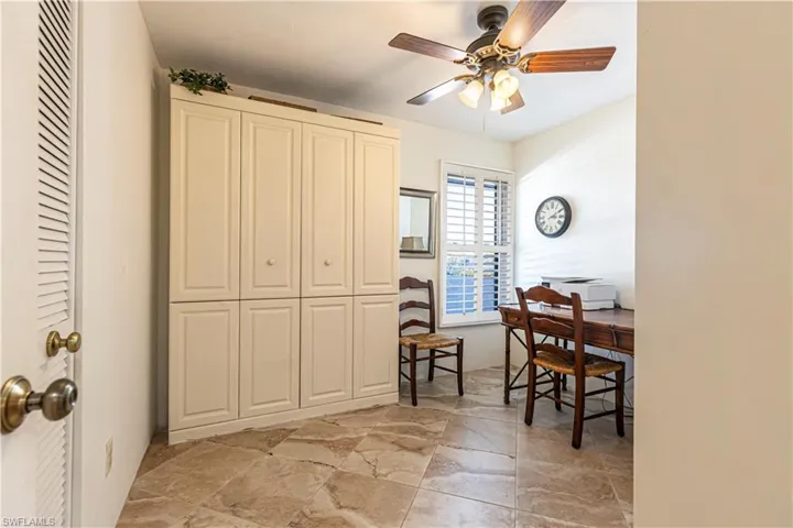 5950  Trailwinds  DR, Fort Myers, FL 33907
