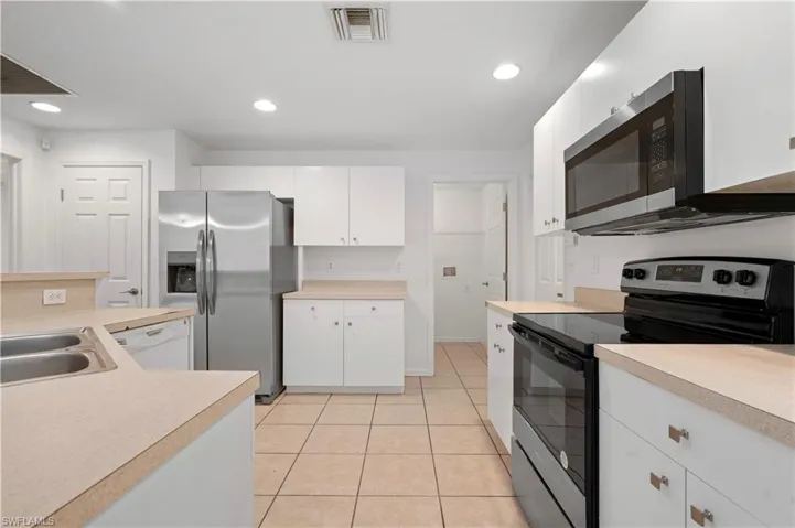 105  Alan N AVE, Lehigh Acres, FL 33971