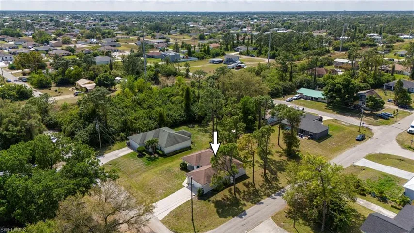 105  Alan N AVE, Lehigh Acres, FL 33971