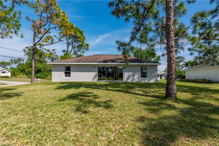 105  Alan N AVE, Lehigh Acres, FL 33971