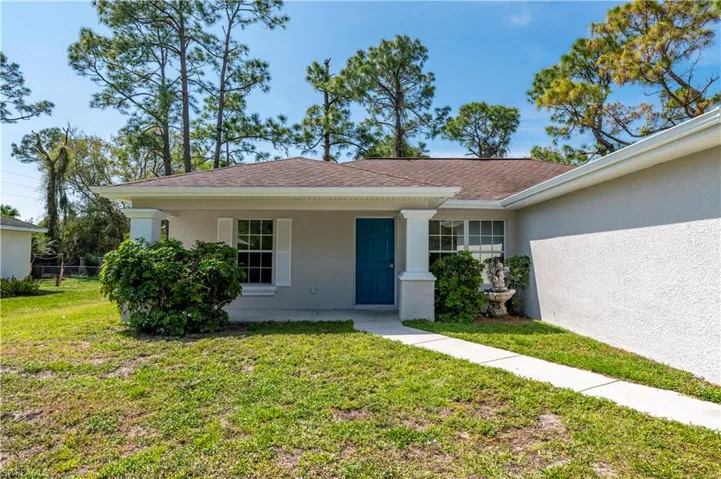 105  Alan N AVE, Lehigh Acres, FL 33971