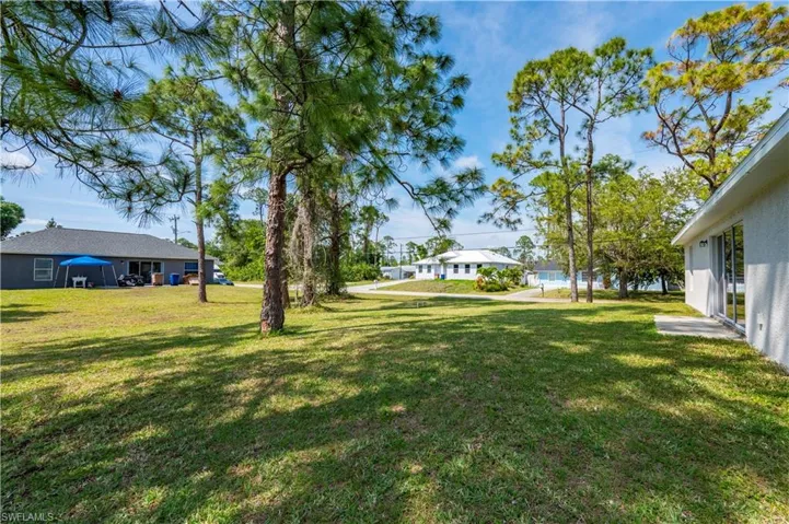 105  Alan N AVE, Lehigh Acres, FL 33971