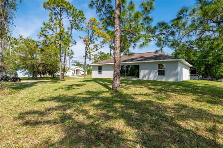 105  Alan N AVE, Lehigh Acres, FL 33971