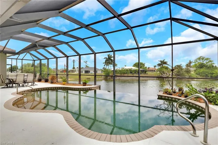 2102 Ne 22nd Ave, Cape Coral, Florida 33909
