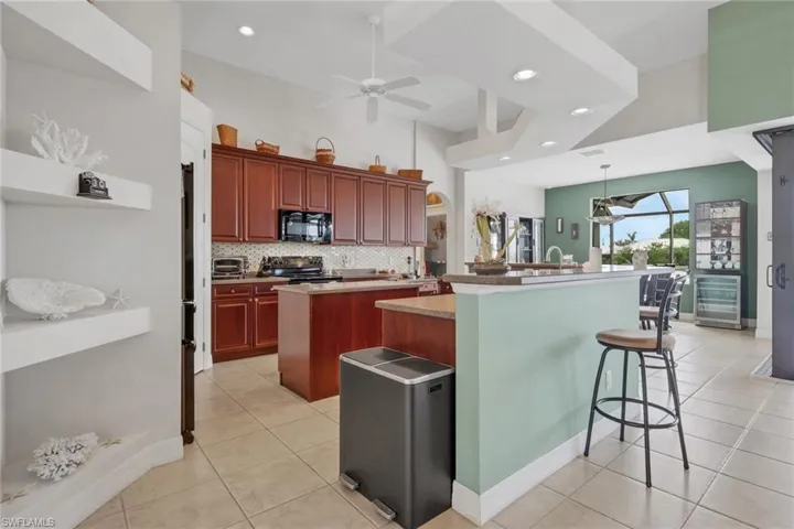 2102 Ne 22nd Ave, Cape Coral, Florida 33909
