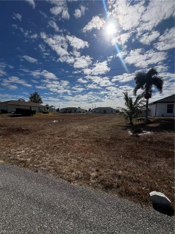 View of yard featuring a residential view