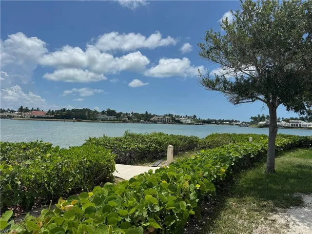 1881 Danford St, Naples, Florida 34112